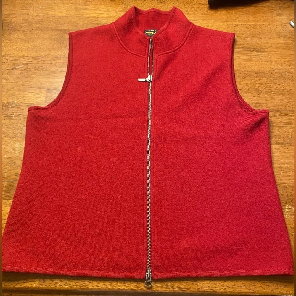 VTG Woolrich Vibrant Ruby Sweater Vest L